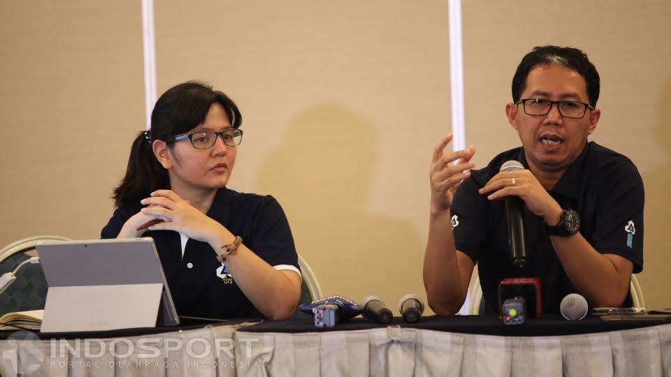 Ratu%20Tisha%20%28kiri%29%20bersama%20Joko%20Driyono.
